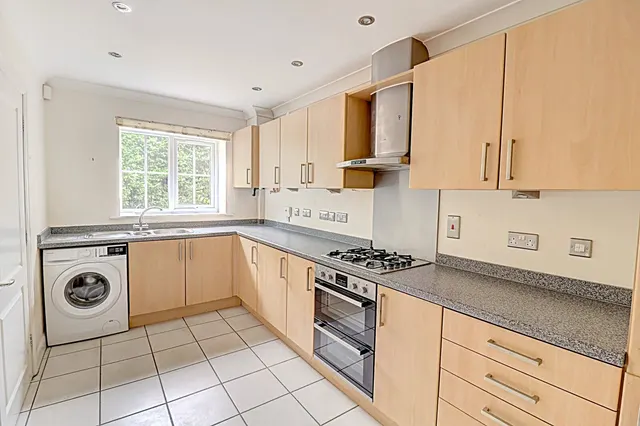 Lowlands Crescent, High Wycombe, HP15, photo 3