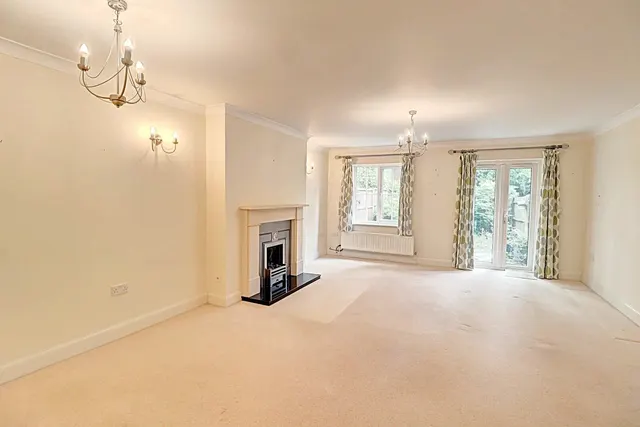 Lowlands Crescent, High Wycombe, HP15, photo 2