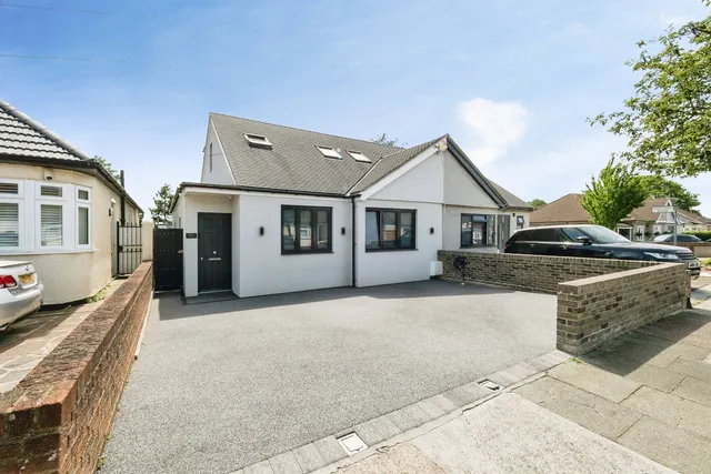 Photo 2 — Barton Road, Hornchurch, Essex, RM12