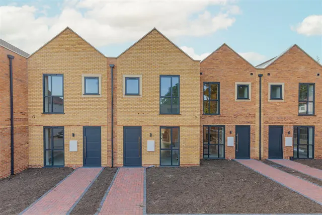 North Drive, Hounslow, photo 1