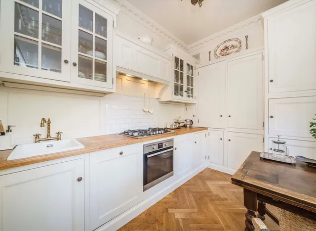 Hook Road, Surbiton, KT6, photo 3