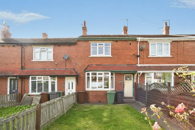 Swincar Avenue, Yeadon, LS19, photo 1
