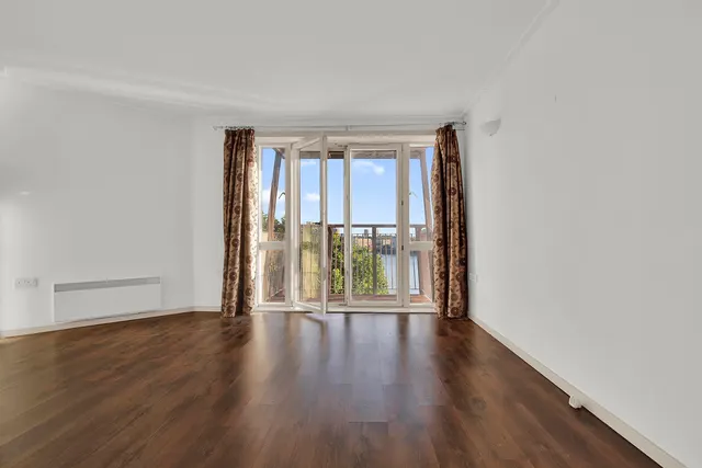 Photo 2 — Flat 23, Naxos Building, 4 Hutchings Street, London, E14 8JR
