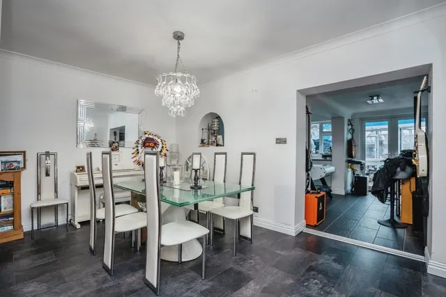 Locksway Road, Southsea, PO4, photo 2