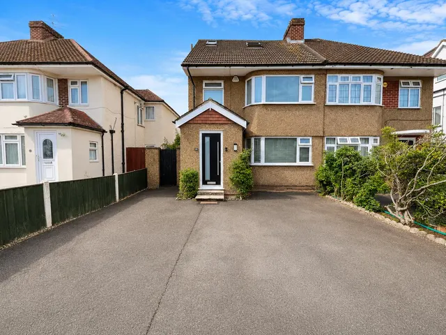 Laurel Avenue, Slough, SL3, photo 1