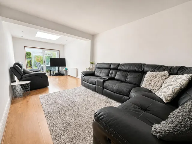 Laurel Avenue, Slough, SL3, photo 3