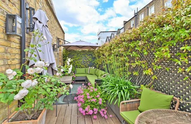 Photo 3 — Cresswell Place, Chelsea, London, SW10 9RB