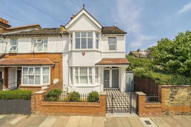 Tranmere Road, SW18, photo 1