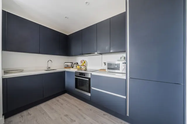 Photo 3 — (25% Share) Apartment 1006, 15 Osiers Road, London