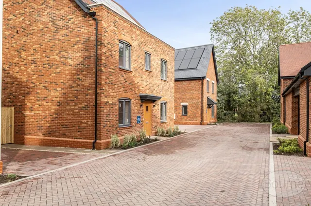Brookwood Road, Petersfield, GU31, photo 2