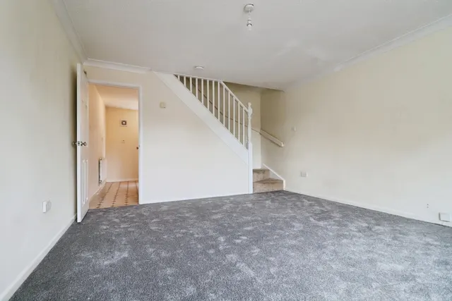 Photo 2 — Beckgrove Close, Cardiff, CF24