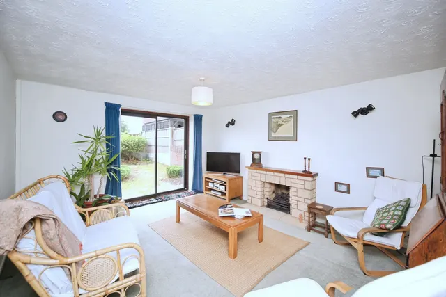 Photo 2 — Barn Close, Bromsgrove