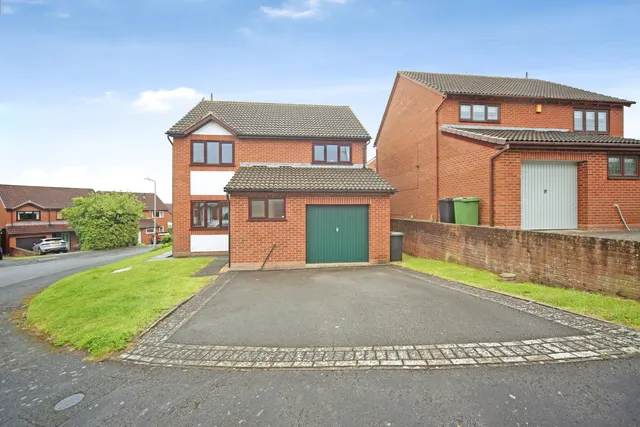 Barn Close, Bromsgrove, photo 1