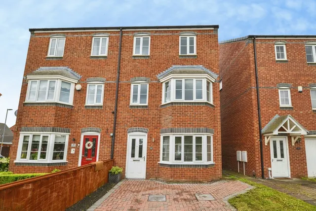 Oval View, Middlesbrough, North Yorkshire, TS4, photo 1