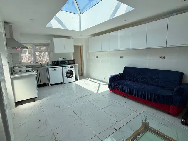 Finchley Road, Kingstanding, B44, photo 2
