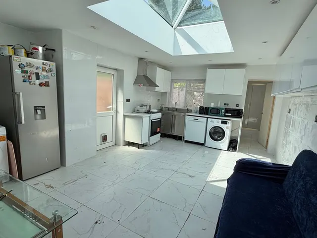 Finchley Road, Kingstanding, B44, photo 3