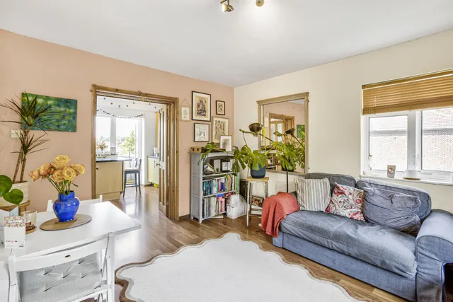 Photo 3 — Rocks Lane, Barnes, SW13 0DA