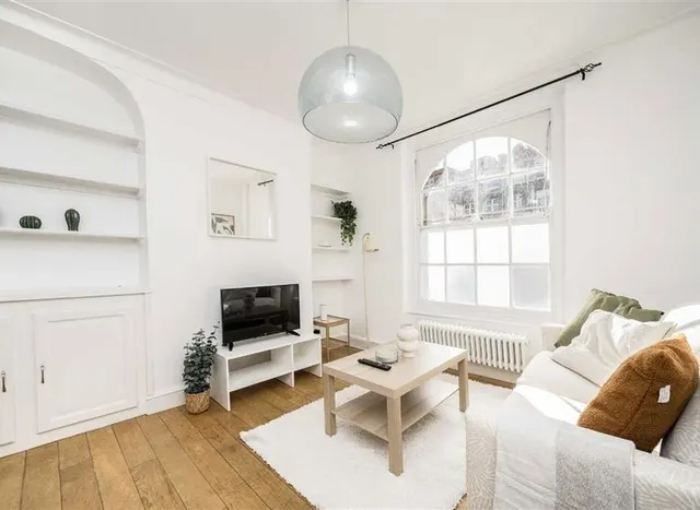 Photo 2 — Mount Terrace, Stepney, E1