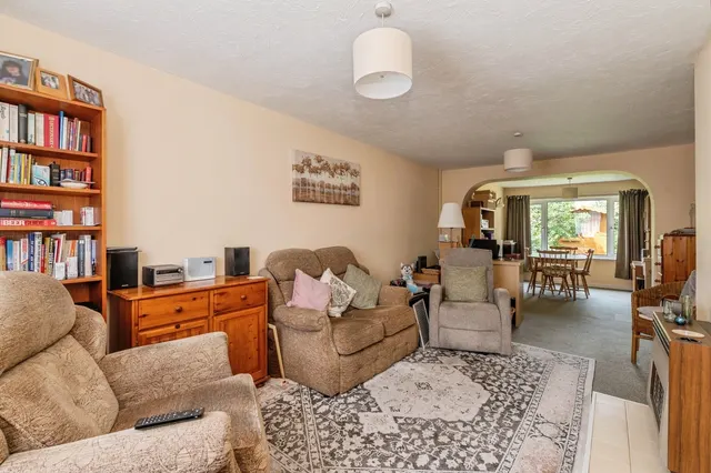 Photo 2 — Pattiswick Square, Basildon, Essex, SS14