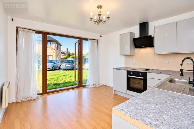 Sparsholt Road, Barking, IG11, photo 1