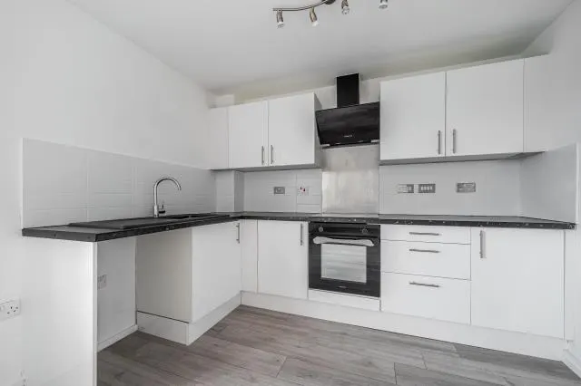 Bath Road, Slough, SL1, photo 1