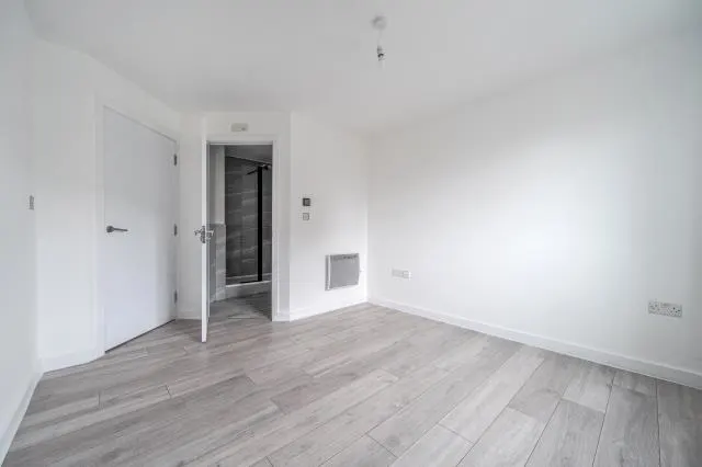 Bath Road, Slough, SL1, photo 3