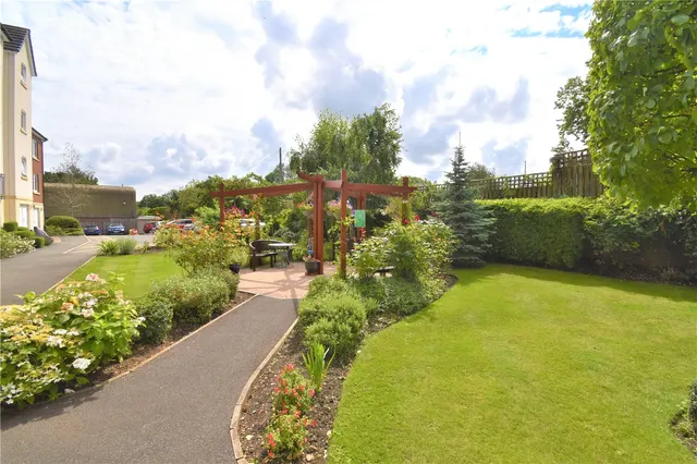 Photo 3 — Windsor Way, Aldershot, Hampshire, GU11 1HZ