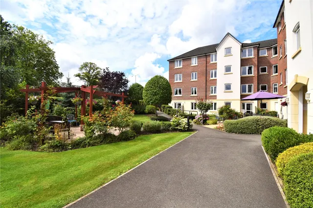 Windsor Way, Aldershot, Hampshire, GU11 1HZ, photo 1