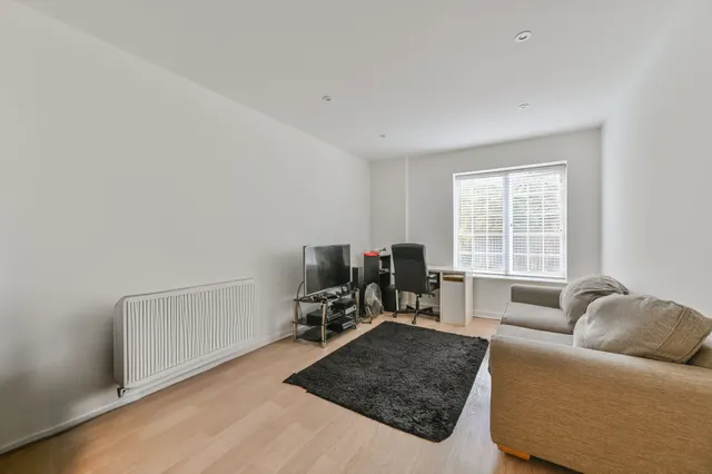 Photo 3 — Flat 15, Grove Mill, London Road, Mitcham