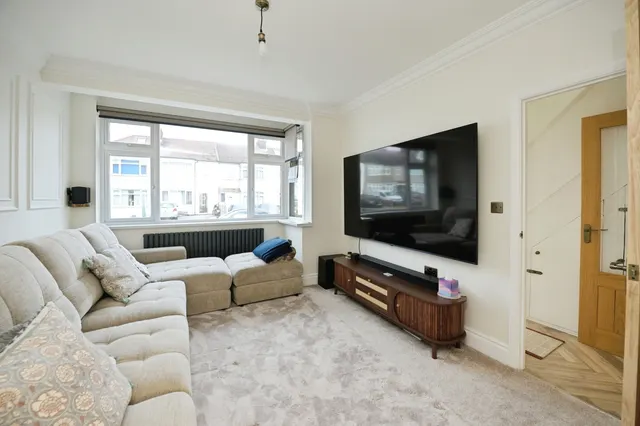 Photo 3 — Essex Road, Romford, RM7