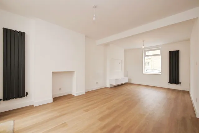 Cheltenham Terrace, Bridgend, CF31, photo 3