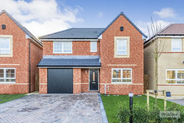 Peartree Walk, Whittlesey, PETERBOROUGH, photo 1
