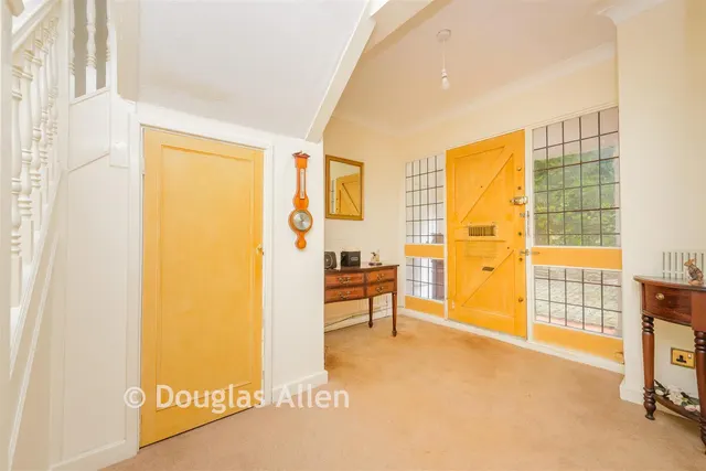 Woodbury Hill, Loughton, IG10, photo 3
