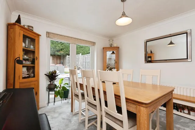 Windmill Field, Windlesham, GU20, photo 3