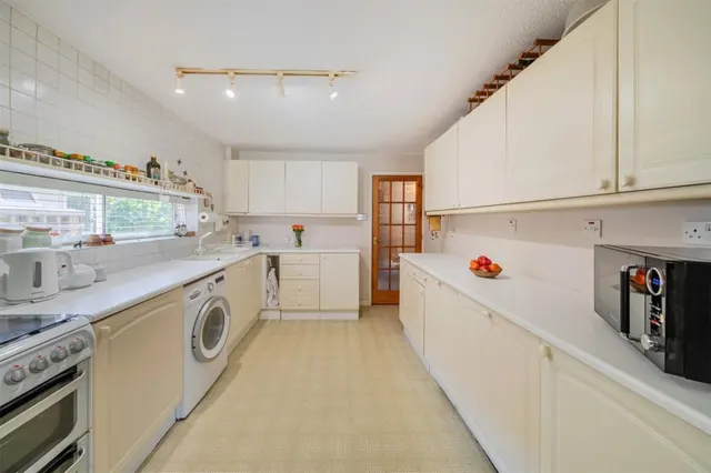 Brasenose Drive, Kidlington, OX5, photo 3