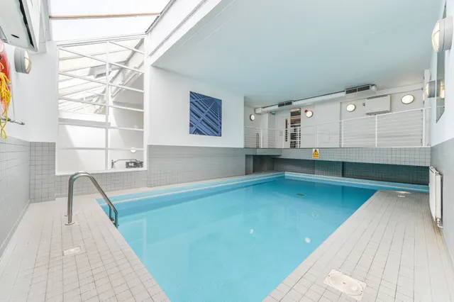 201 Park South, Austin Road, London, photo 1