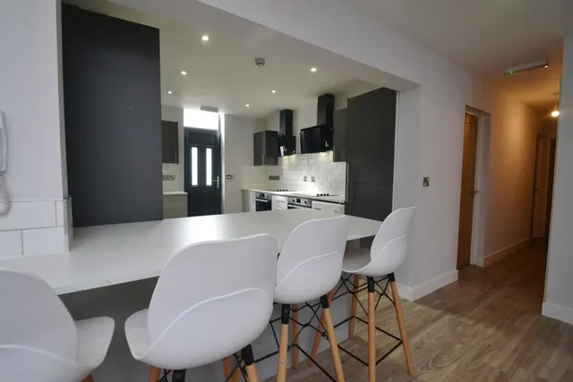 Standish Road, Fallowfield, M14, photo 2