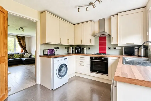 Photo 3 — Nelson Drive, Hinckley, Leicestershire, LE10