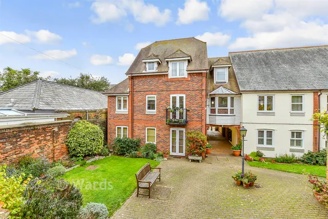 Middle Row, Faversham, ME13, photo 1