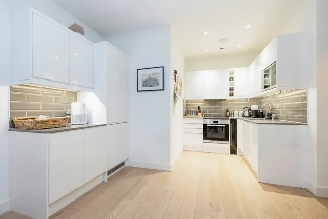 Aldenham Road, Bushey, WD23, photo 2