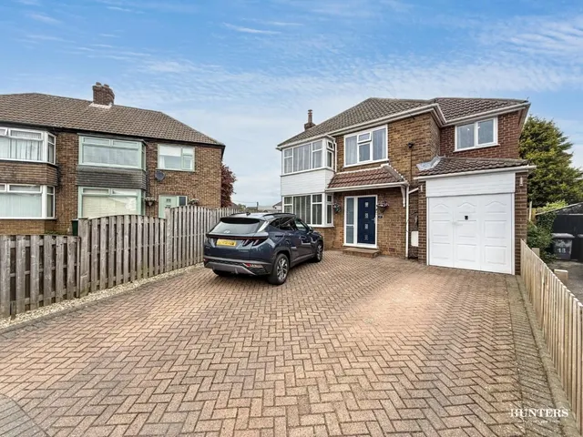 Ullswater Close, Dewsbury, photo 1