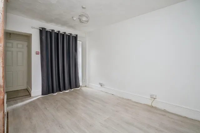 Powerscourt Road, Portsmouth, PO2, photo 2