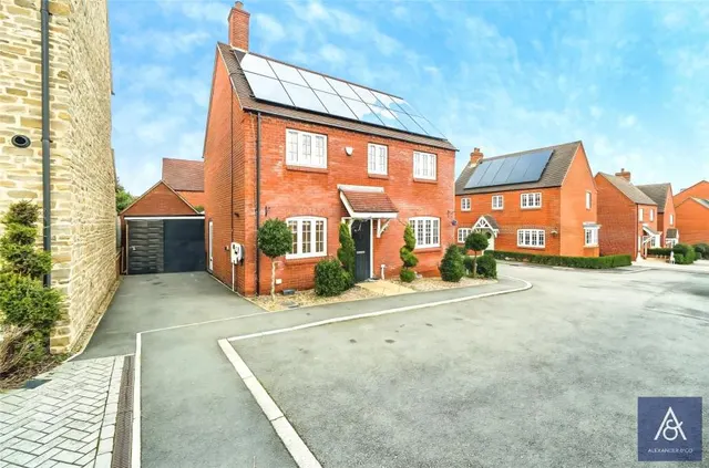 Otter Close, Brackley, NN13, photo 1