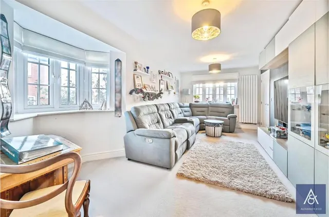 Otter Close, Brackley, NN13, photo 3