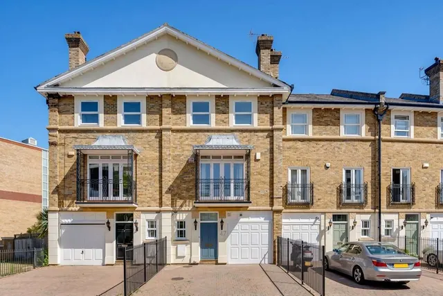 Trinity Church Road, London, SW13, photo 1
