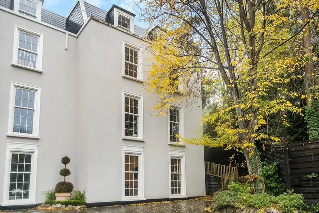 Photo 2 — Yester Road, Chislehurst, BR7