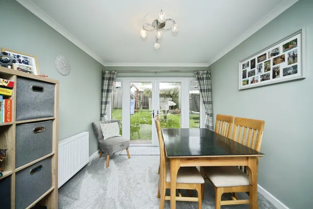 Sutherland Close, Taunton, TA1, photo 3