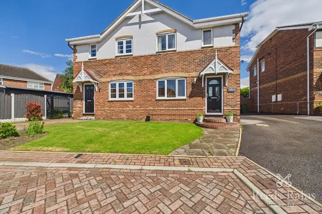 Harvest Close, Pontefract, West Yorkshire, WF8, photo 1