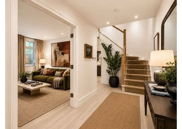 Photo 3 — Hurst Road, East Molesey, Surrey, KT8 9AF