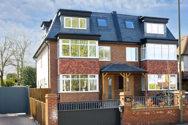 Hurst Road, East Molesey, Surrey, KT8 9AF, photo 1